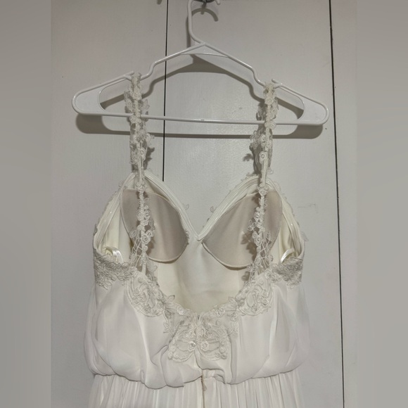 Lillian West NWT Bohemian Wedding Dress 66005 size 6 - Picture 9 of 14